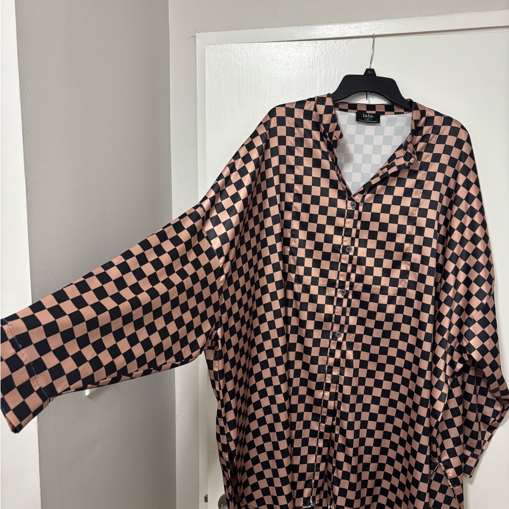 Dressed in LALA Black and Tan Checkered Satin playsuit. - Picture 3 of 3